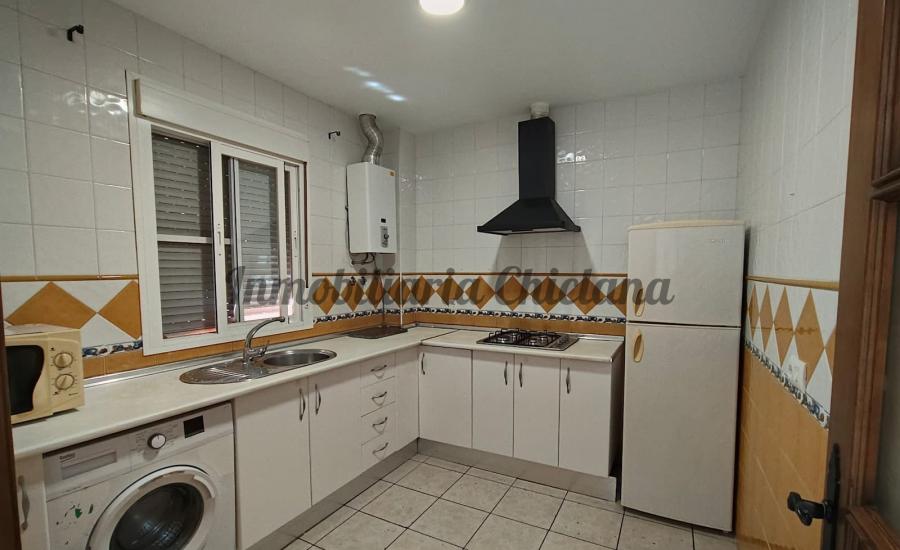 Piso en venta en Cuesta Matadero, Chiclana. Ideal para inversores